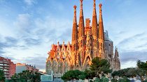 Sagrada Familia Private Guided Tour with Skip the Line Tickets 