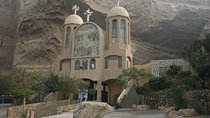 Private Half Day Tour to Garbage City and Cave Church