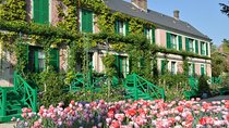 Giverny's House & Gardens plus Versailles Palace Day Trip with Lunch from Paris