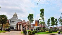Angkor National Museum with transport