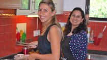Traditional Indian Home Cooking Class and Market Tour in New Delhi