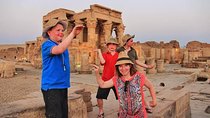 full day tour to visit habu temple and the valley of queens and workers