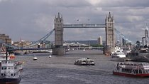 Private One Way or Round Trip Transfer: Luton Airport to London City
