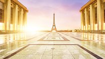 Photo-stop Selfie Tour of Paris by Minivan for up to 8 people