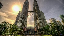 Private Tour : Wonders of Kuala Lumpur with Petronas Twin Towers