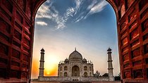 2-day Tajmahal & Fort tour with Tiger Safari from Hyderabad 