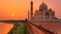 Agra Tour With Taj Mahal and Agra Fort