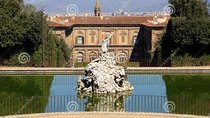 Pitti Palace, Boboli and Bardini gardens Tour with a local Guide