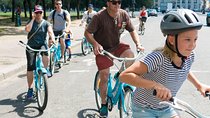 Paris Highlights Bike Tour: Eiffel Tower, Louvre and Notre-Dame