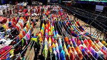 Private Half-Day Mumbai Local Train Ride and Dhobhi Ghat Tour