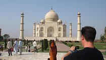From Delhi: Taj Mahal & Agra Tour by Gatimaan Express Train