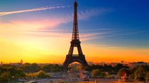 Private door-to-door transfer between Paris city centre and Disneyland Paris
