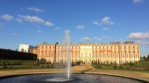 Private Full Day tour of Windsor castle and Hampton court palace from London