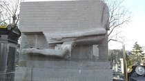 Paris 2-Hour Small Group Tour of Pere Lachaise Cemetery