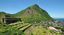 Small-Group Tour: Jiufen, Yehliu Geopark, and Shifen from Taipei