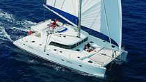 Luxury Catamaran Yacht Snorkel & Sail