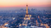 Paris at Night Tour with a Local Guide: Private & Personalized 