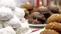 Christmas food and walking tour in Athens