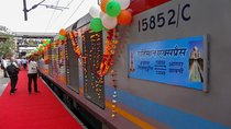 Taj Mahal Agra Tour by Gatimaan Train from Delhi 