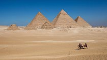 Giza Pyramids, Sphinx and Egyptian Museum tour