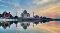 From Delhi : Private Same Day Taj Mahal Tour by Car