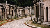 Pere Lachaise Cemetery Paris - Exclusive Guided Walking Tour