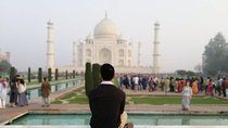 Private Tour: Day Trip to Taj Mahal and Agra Fort from Jaipur