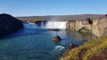 Hot springs and waterfalls, private super jeep tour