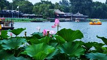 3-Hour Private Hutong Walking Tour with Drum Show at Drum Tower and Tea Tasting