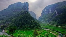 2-Day Fenghuang Old Town and Dehang Miao Village Private Tour with Accommodation