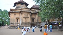 Shore Excursion Colombo Port to Kelaniya Temple & Colombo City for 1 to 2 People