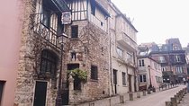 Montmartre & Sacré Coeur Private Historical 2-Hour Walking Tour in Paris