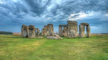 Private Driver guided tour Stonehenge Windsor castle and Bath.