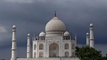 Overnight at Taj with Cultural Show 