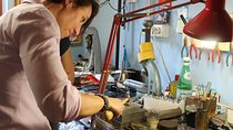The fascinating birth of a jewel in a historic laboratory in Milan