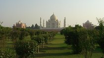 2 day trip to Agra from Kolkata without air tickets