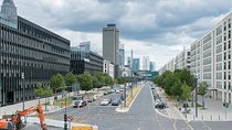 Frankfurt by Bus and Foot with Local Guide