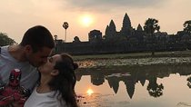 Private Tour By Car ( Angkor Wat Complex + Sunrise ) 