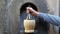 Street food tour through the wine holes in Florence