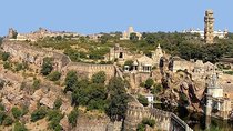 Private transfer: Jaipur to Udaipur enroute Trip to Chittorgarh Fort