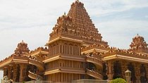 Morning Tour Of Chhatarpur Temples And Qutub Minar In Delhi With Tuk-Tuk Ride