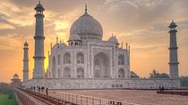 Private Taj Mahal Day Trip from Delhi Ending in Jaipur