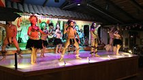 Small-Group Tour: Night City Tour with Santa Lucia Hill and Dinner Show