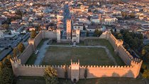 Adventure in e-Bike among medieval villages and castles