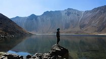 Explore El Paso de Cortes with a professional photographer