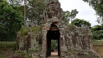 Angkor Wat Private Driver Tours to Angkor Wat Sunrise, Angkor Thom & Ta Prohm 