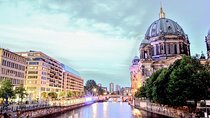 Private Scenic Transfer from Munich to Berlin with 4h of Sightseeing