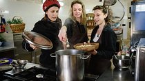 Cooking class: We prepare orecchiette with vegetables from the garden