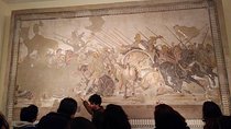 THE WONDERS OF ANTIQUES: The Archaeological Museum of Naples