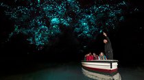 2 Day Waitomo Caves, Hobbiton Movie Set and Rotorua Tour from Auckland